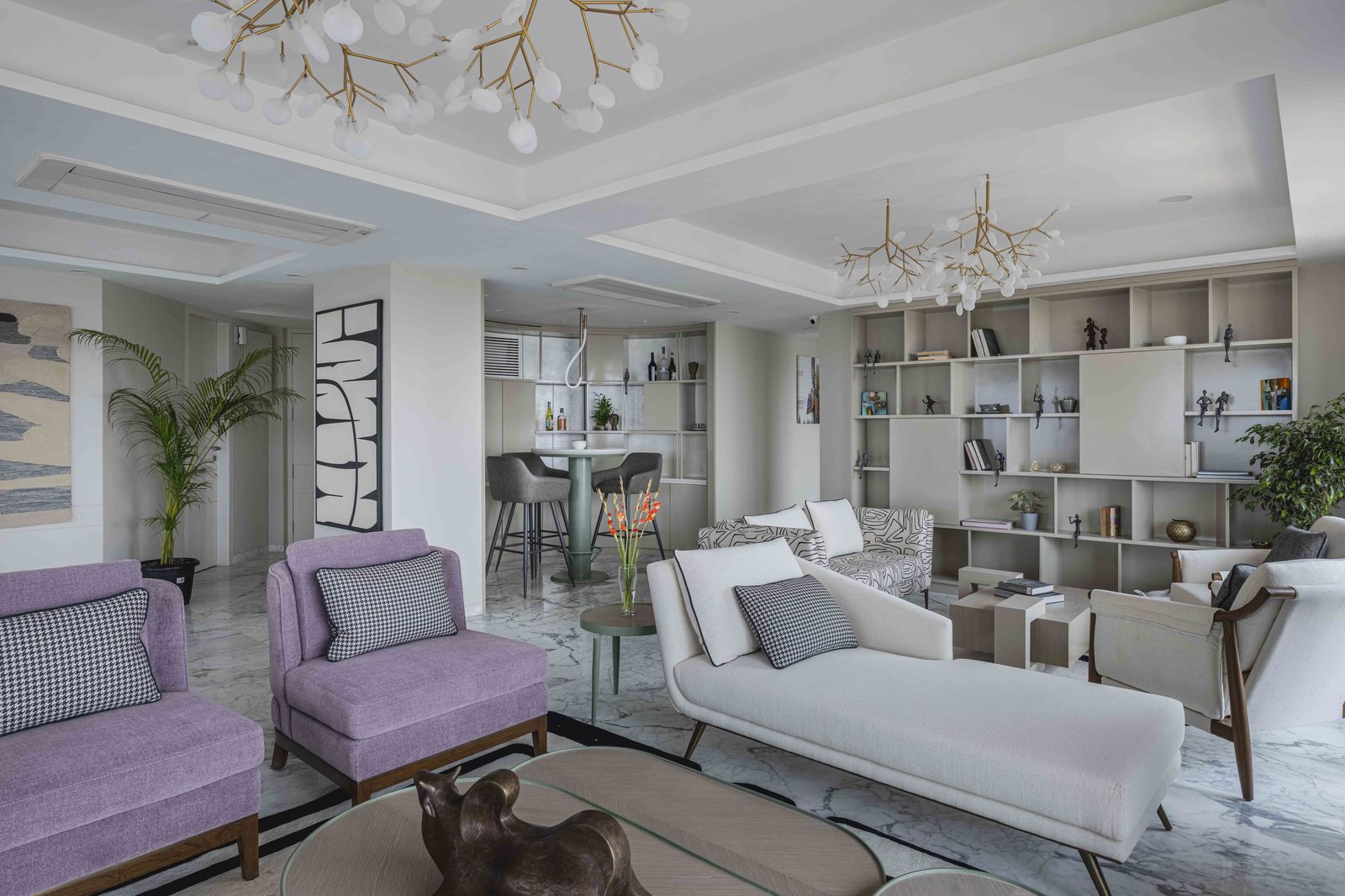 Luxury Living, Dining and Bar Lounge