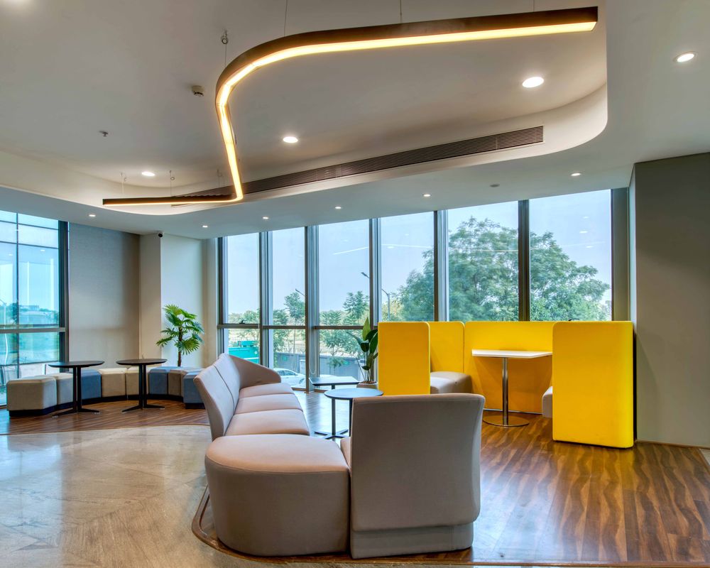 Multipurpose lounge